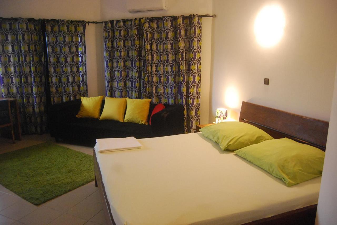 Karls Guesthouse 科托努 外观 照片