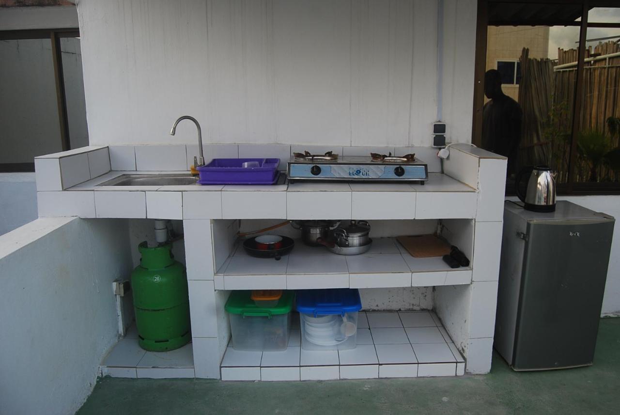 Karls Guesthouse 科托努 外观 照片