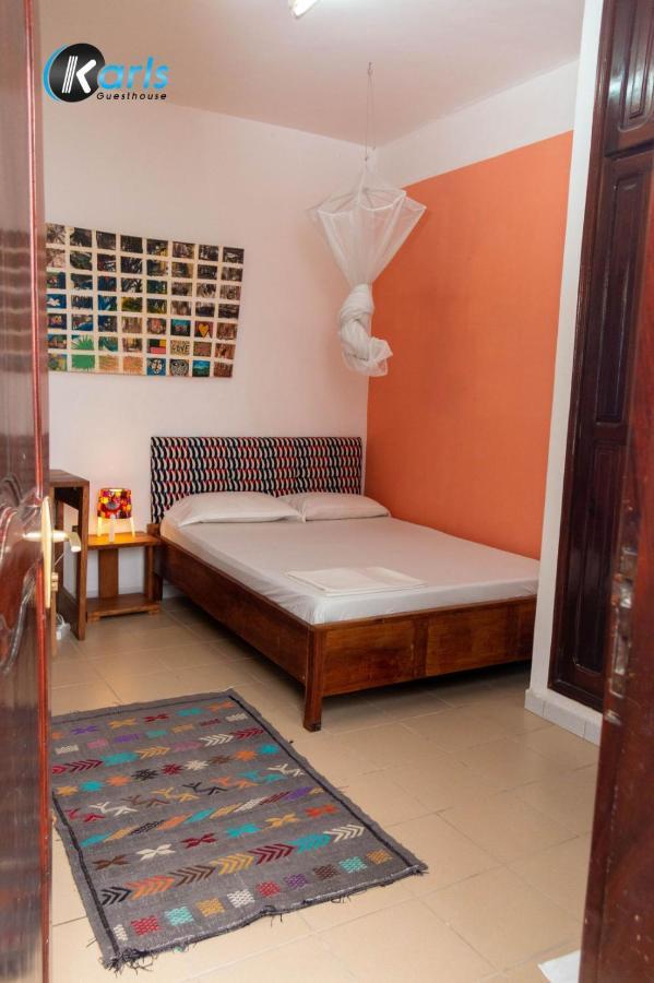 Karls Guesthouse 科托努 外观 照片