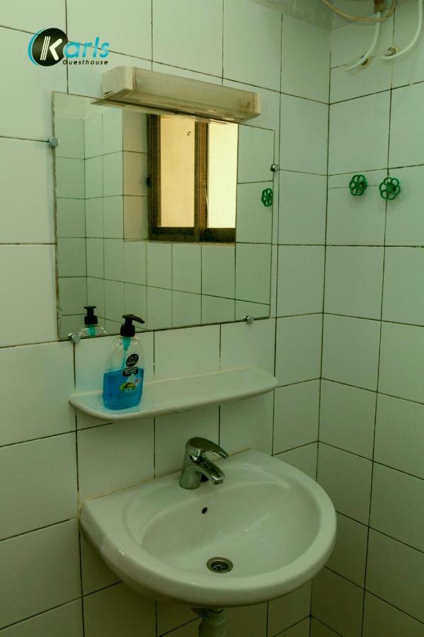 Karls Guesthouse 科托努 外观 照片