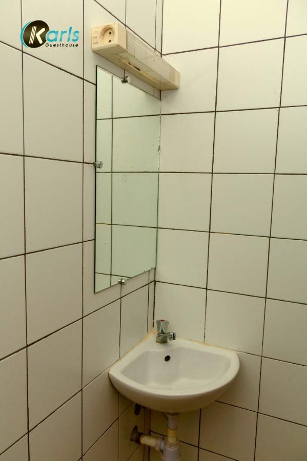 Karls Guesthouse 科托努 外观 照片
