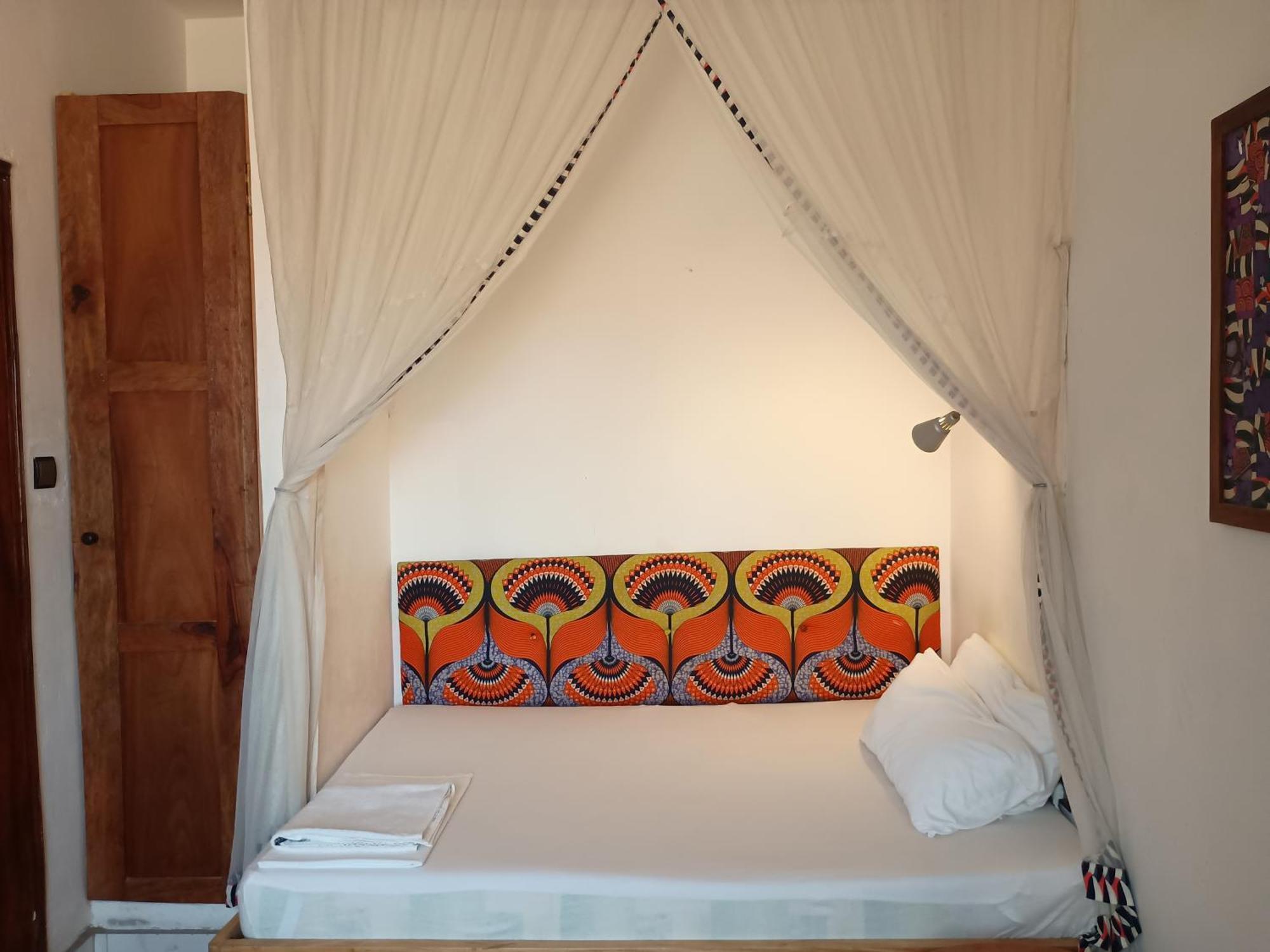 Karls Guesthouse 科托努 外观 照片