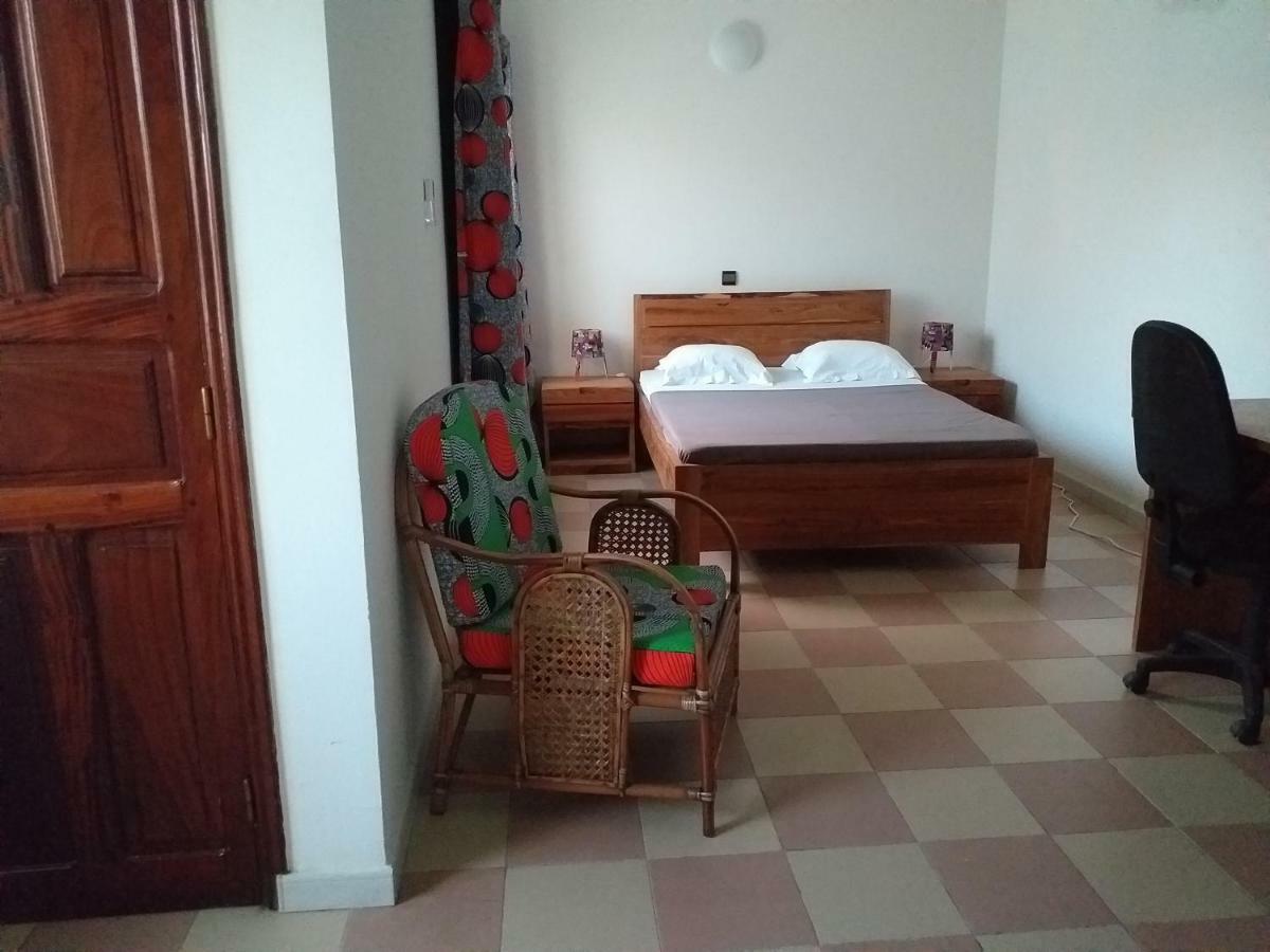 Karls Guesthouse 科托努 外观 照片