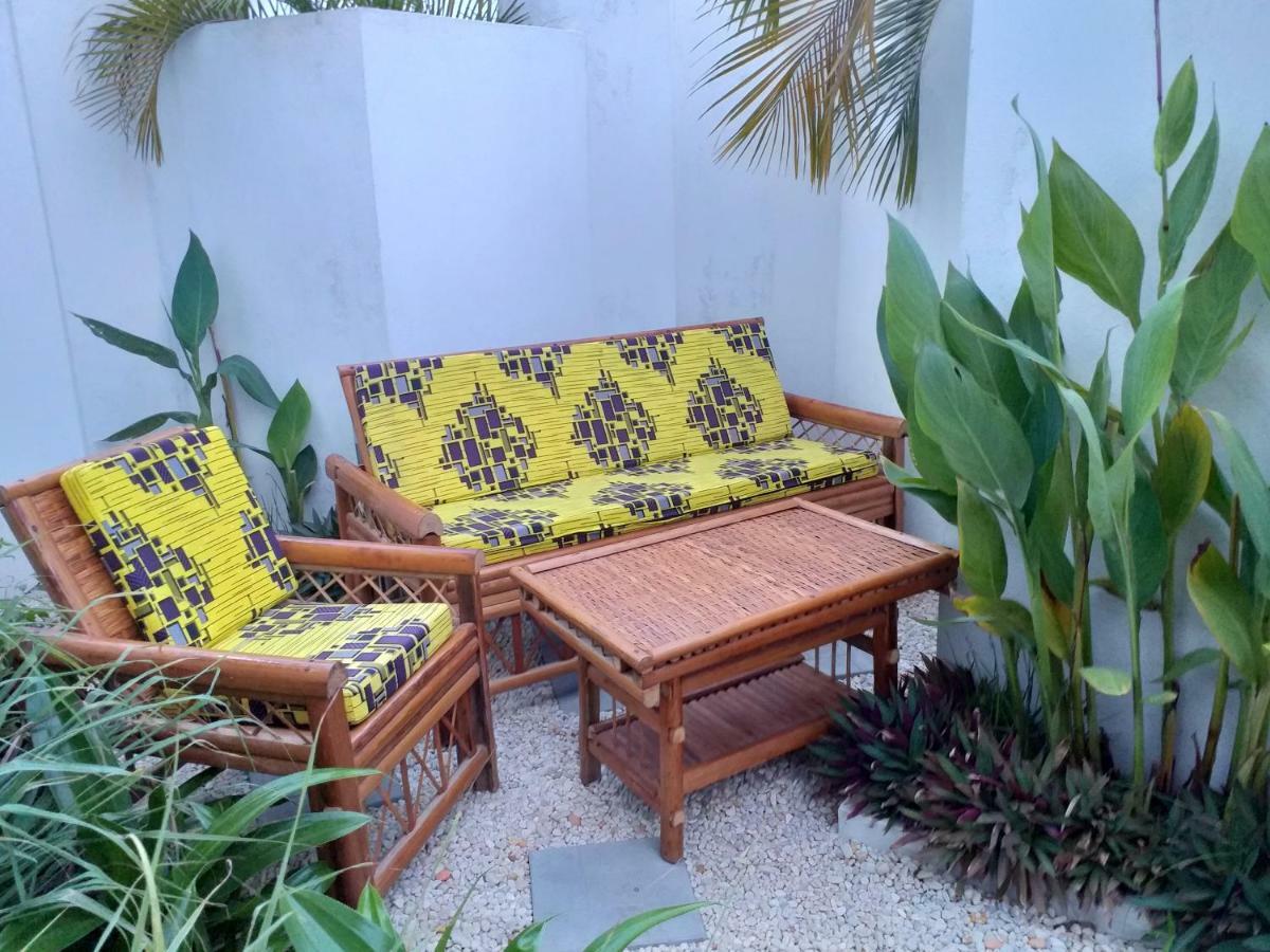 Karls Guesthouse 科托努 外观 照片