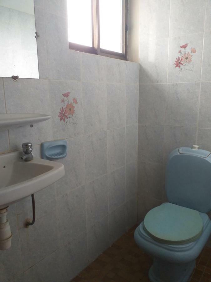 Karls Guesthouse 科托努 外观 照片